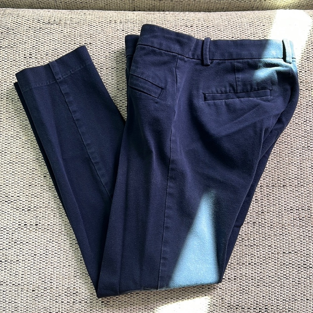 Gap-Womens size 4 regular, slim straight dress pant, navy